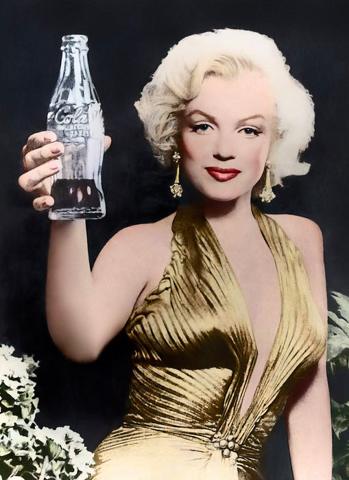 Marilyn Monroe with Coca Cola