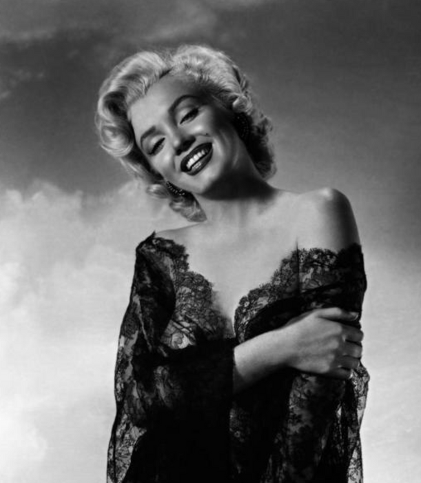 Marilyn Monroe in Lace Dress, Movie Star News