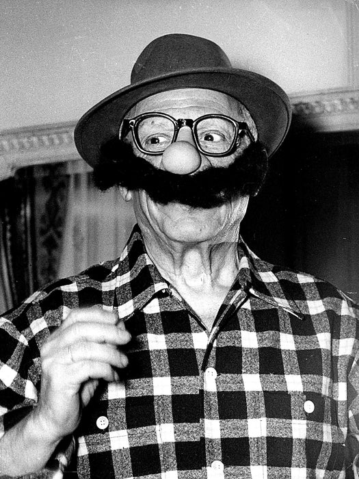 Pablo Picasso, Dressing Up
